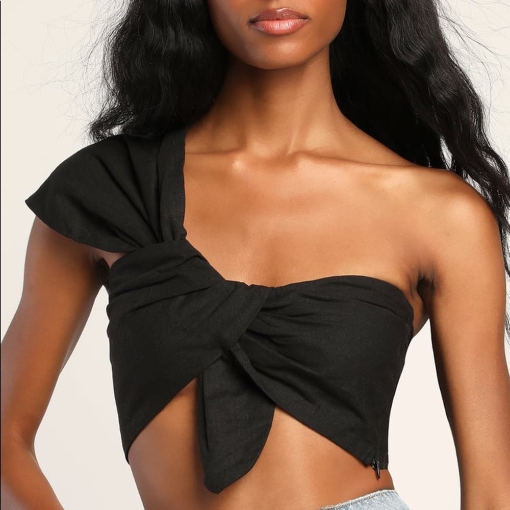 LULUS What's Knot To Love Black One-Shoulder Knot-Front Crop Top M